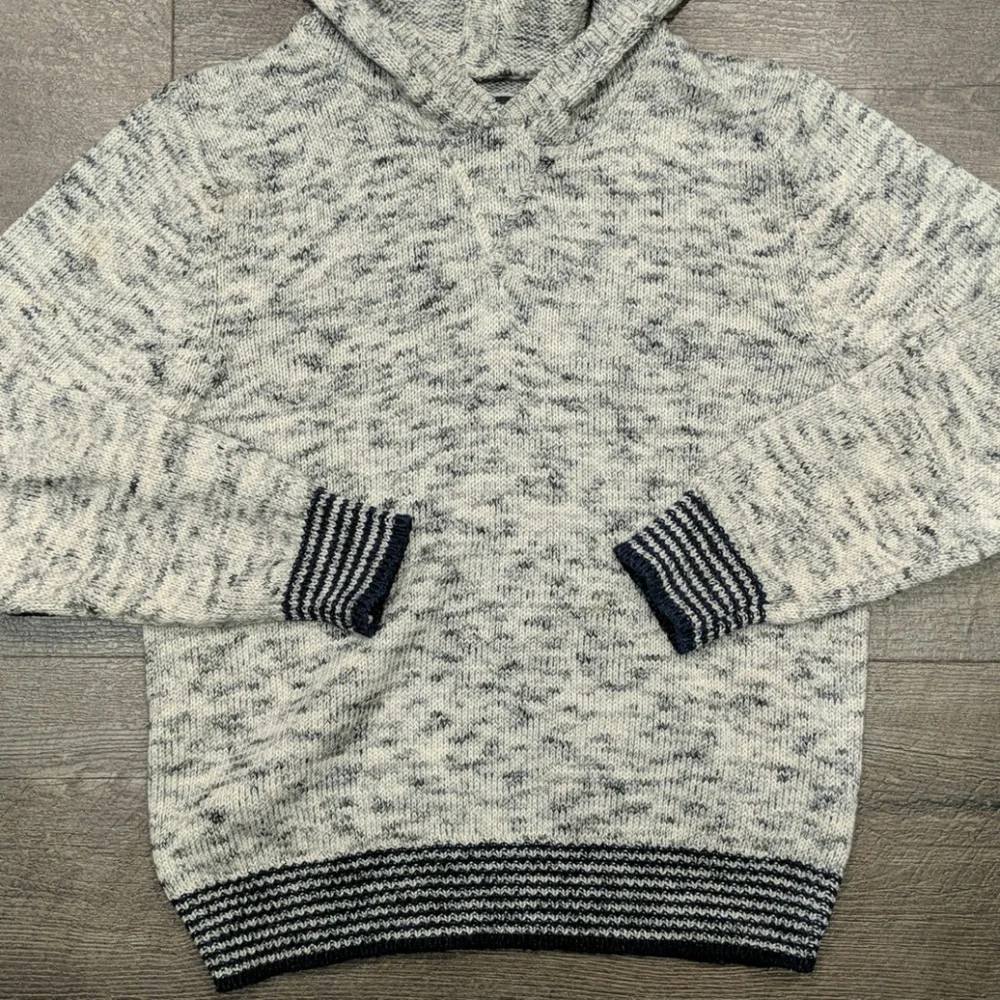 Oshkosh B'gosh Boys Gray Hooded Sweater Size 7 EUC